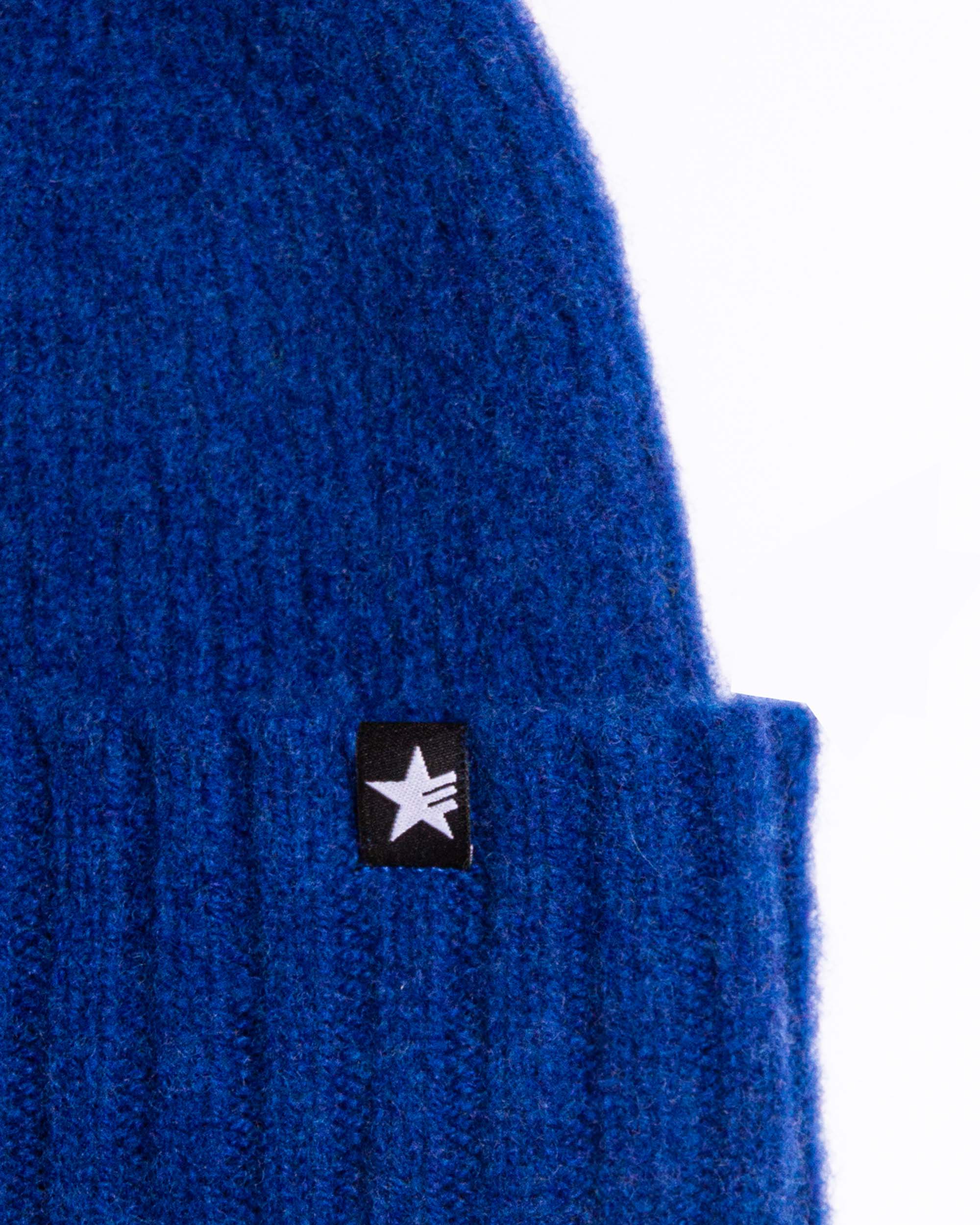 esperando-nordster-beanie-royalblau-strickm-tze-lammwolle image 2