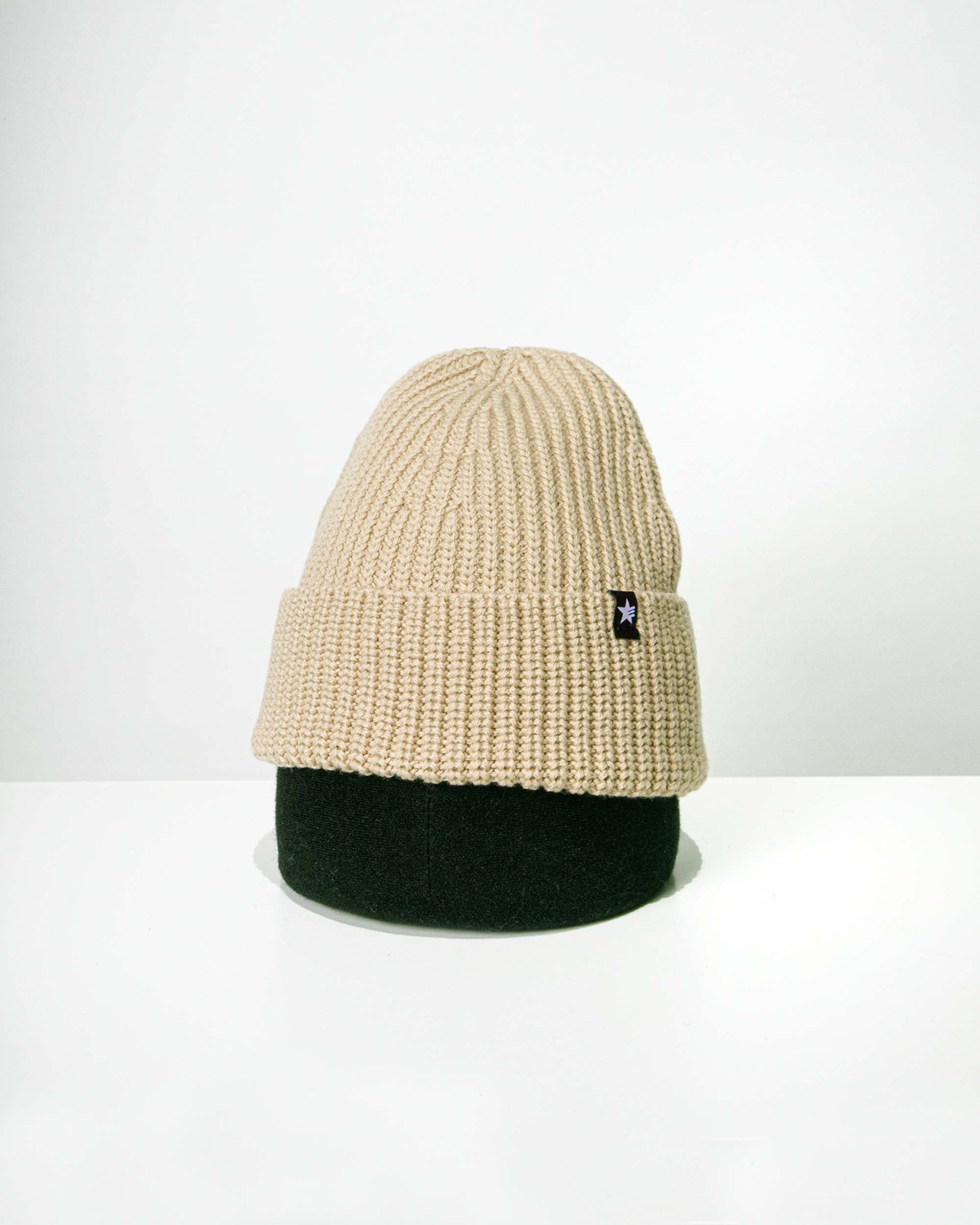 esperando-aakster-beanie-m-tze-beige-merinowolle image 3