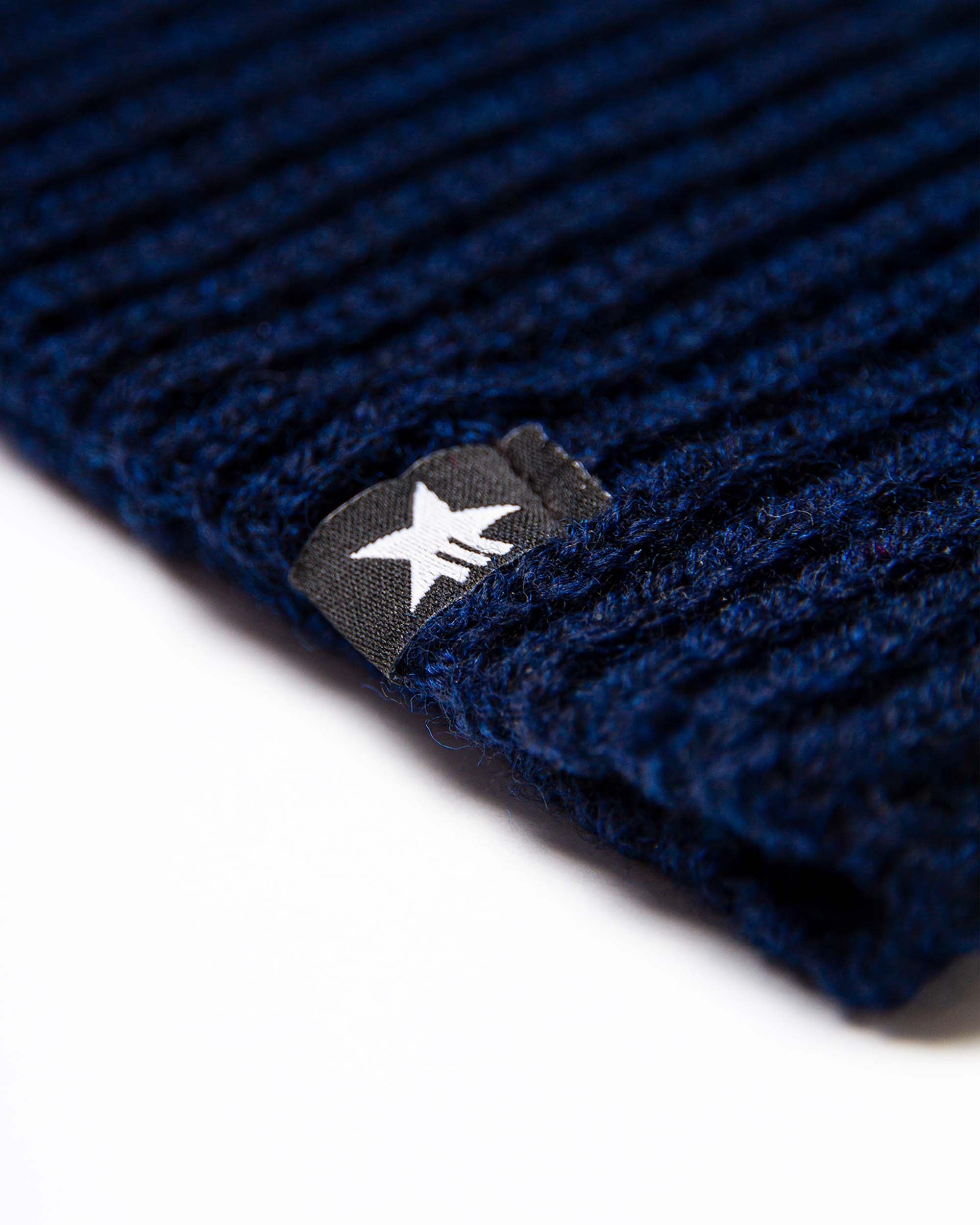 esperando-aakster-beanie-dunkelblau-merino-m-tze image 4