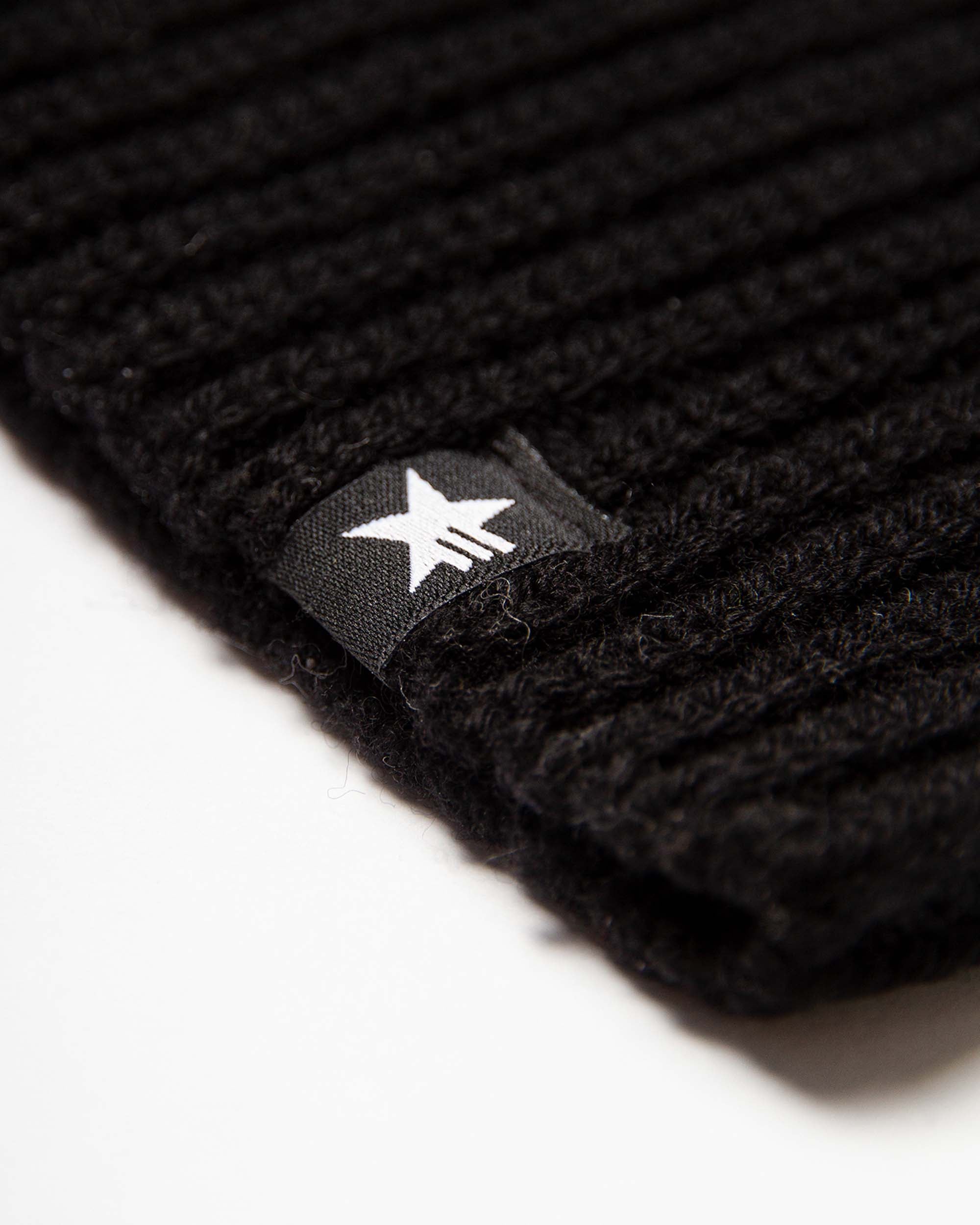 esperando-aakster-beanie-schwarz-merino-m-tze image 4